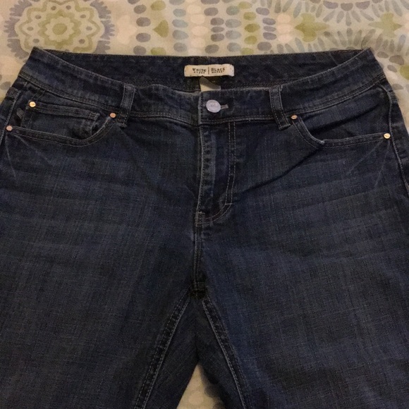 💙WHBM Flare Leg Denim Jeans - Picture 5 of 10